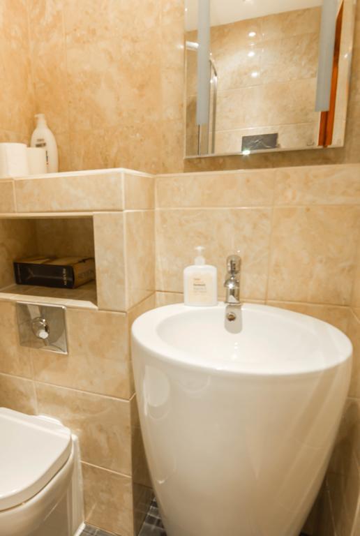 Castle View&Grassmarket Studio Flat With Luxury Bathroom エディンバラ エクステリア 写真